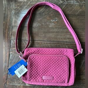 NWT Vera Bradley Iconic RFID Little Hipster in Hawthorne Rose